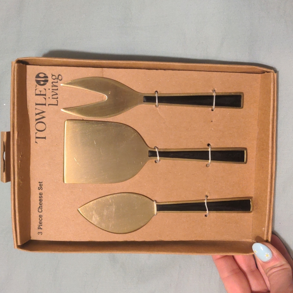 NWT Towle Living 3 piece cheese set